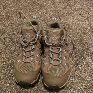 Oboz hiking shoes